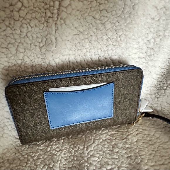 NWT Michael Kors Wallet - Picture 4 of 7